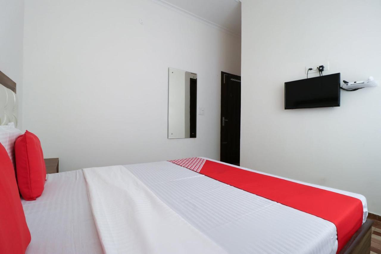 OYO 64004 Hotel Kartar Zirakpur Exterior foto